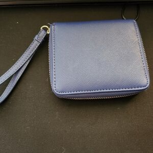 ‼️ 3/$10 ‼️ Liz Claiborne Navy Wristlet